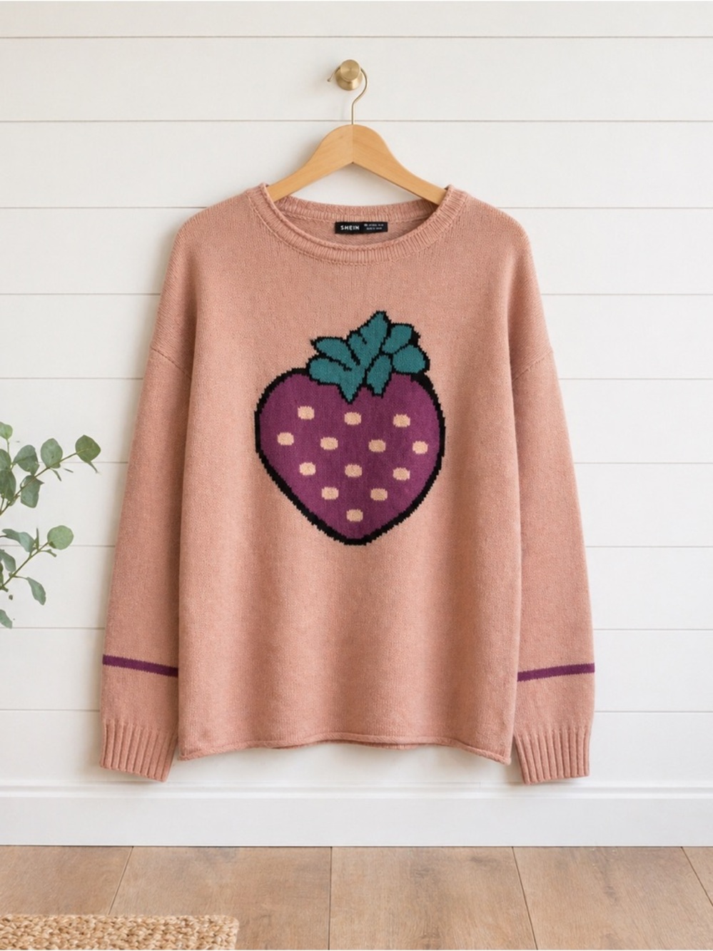 🍓 Strawberry Graphic Sweater Size L | Pink Knit Fruit Print Cozy Pullover